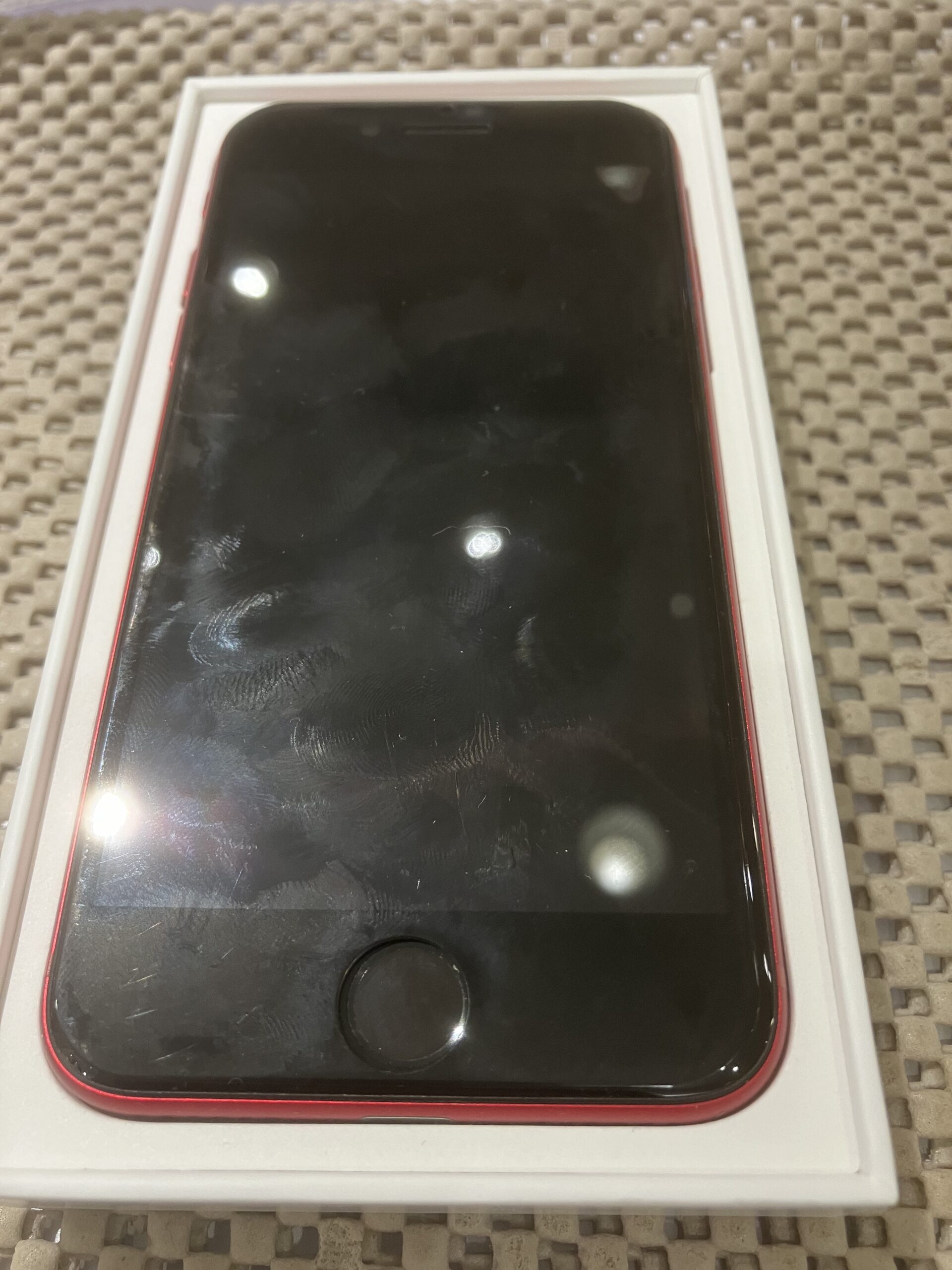 iPhoneSE3 128GB 中古 赤 docomo◯ 【COCO東急プラザ蒲田店】