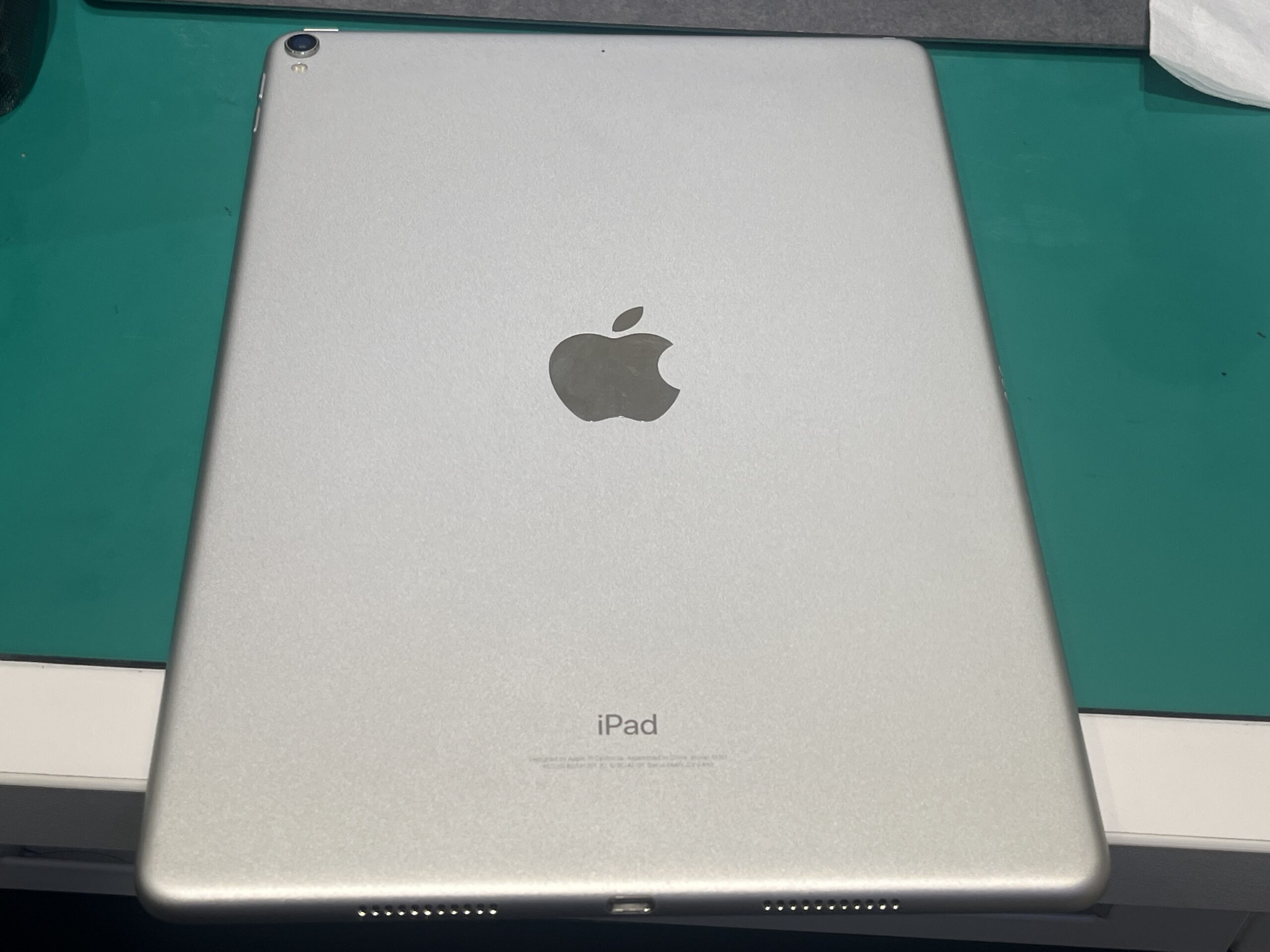 iPad Pro 10.5(アイパッド)256GB Bランク【戸塚モディ店】