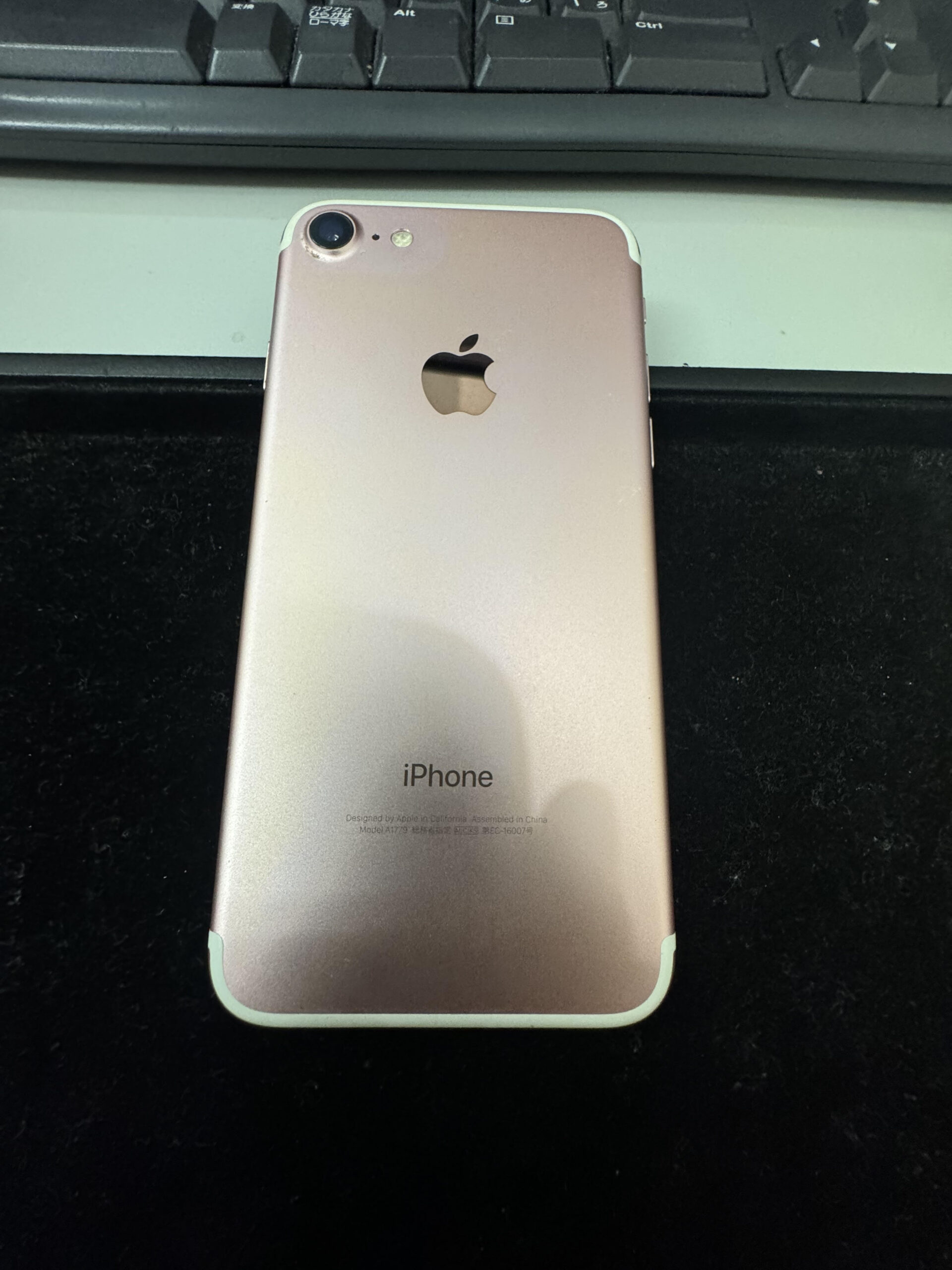 iPhone7 32GB pinkgold docomo 〇 中古品 【所沢店】