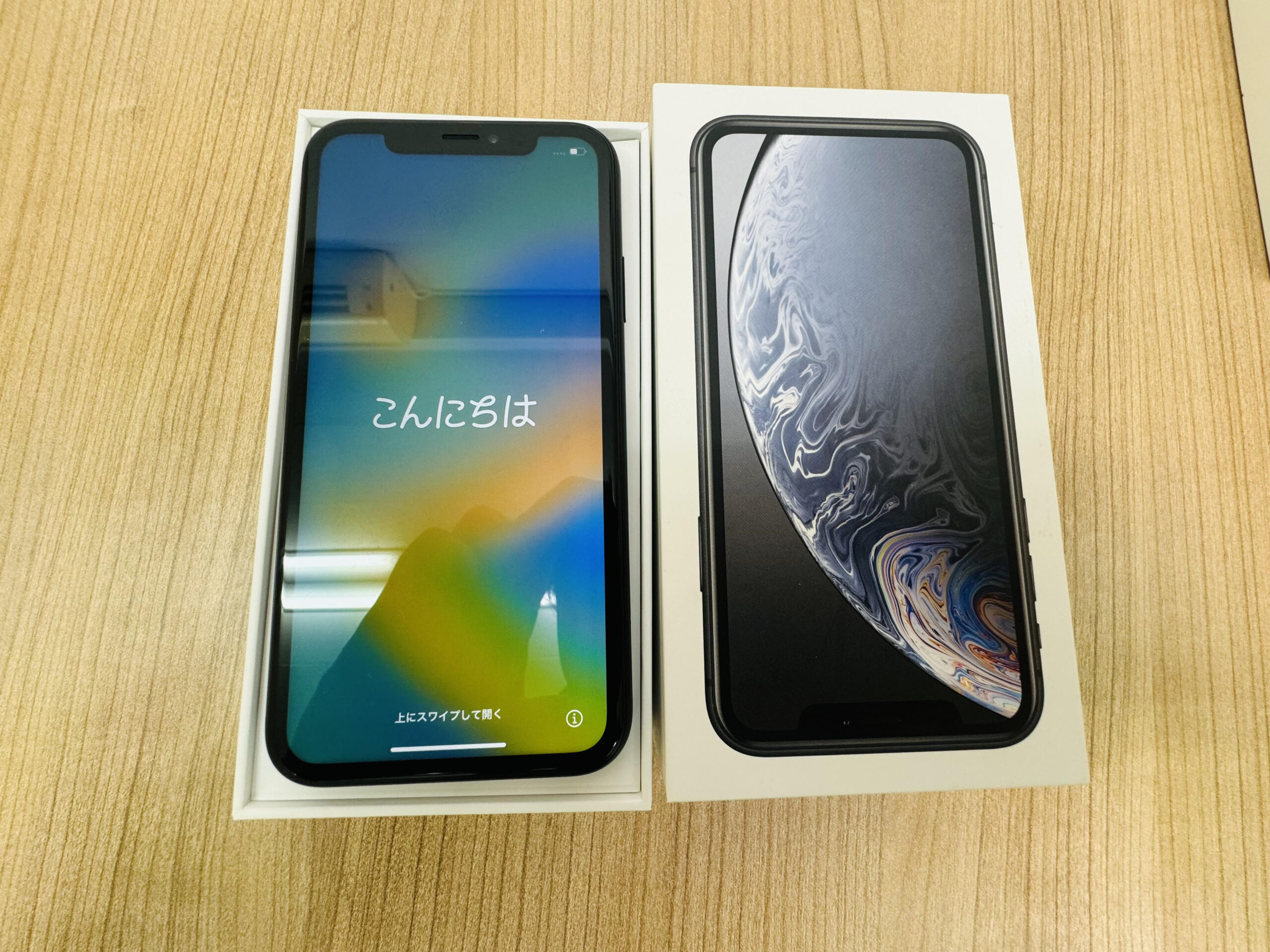 iPhoneXR 64GB black docomo 〇 中古美品 【所沢店】