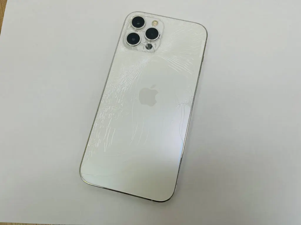 iPhone12ProMax シルバー 128GB 背面割れ