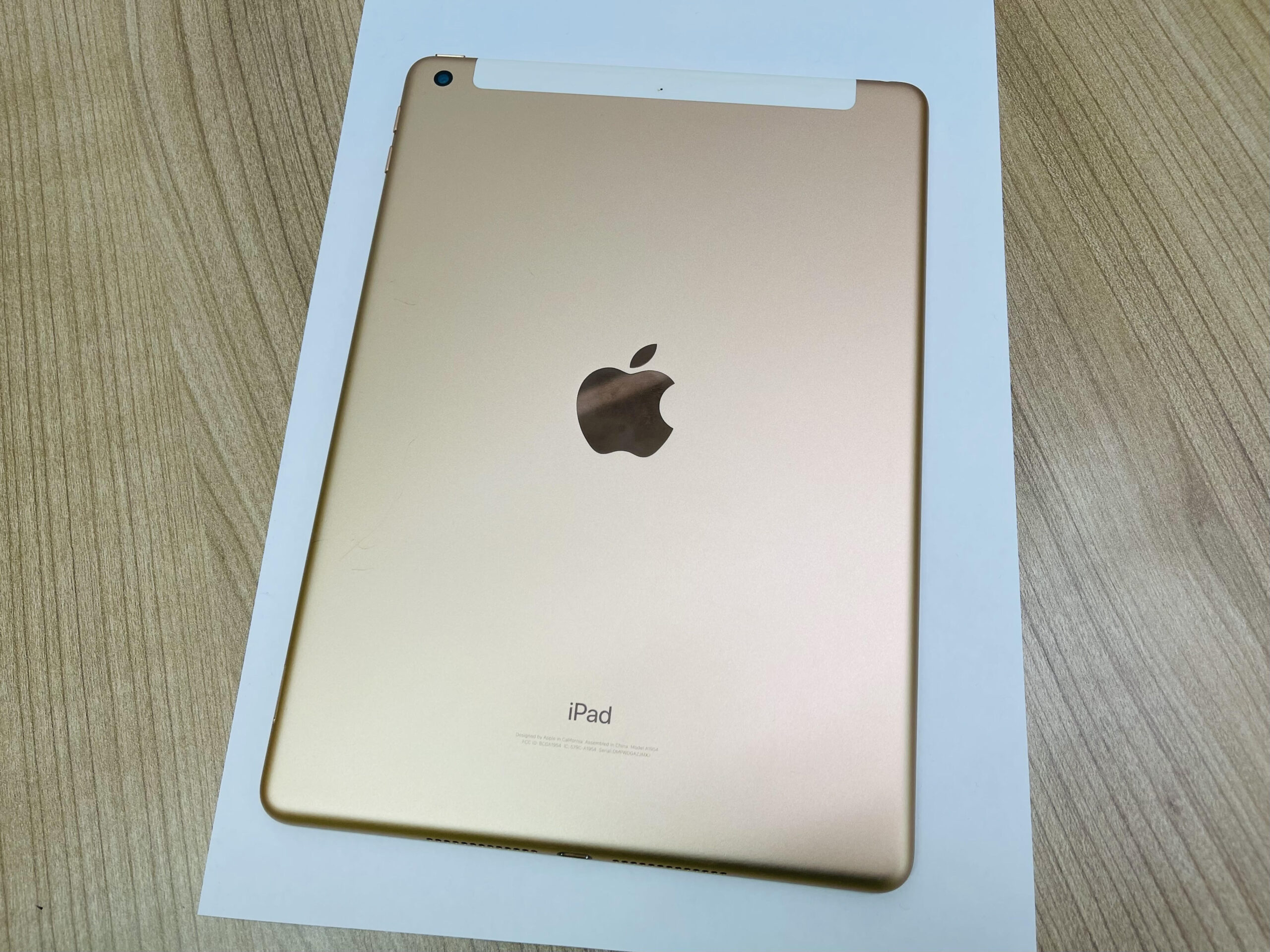 iPad第6世代Wi-Fi＋セルラーモデル/32GB ドコモ 中古品 【所沢店】