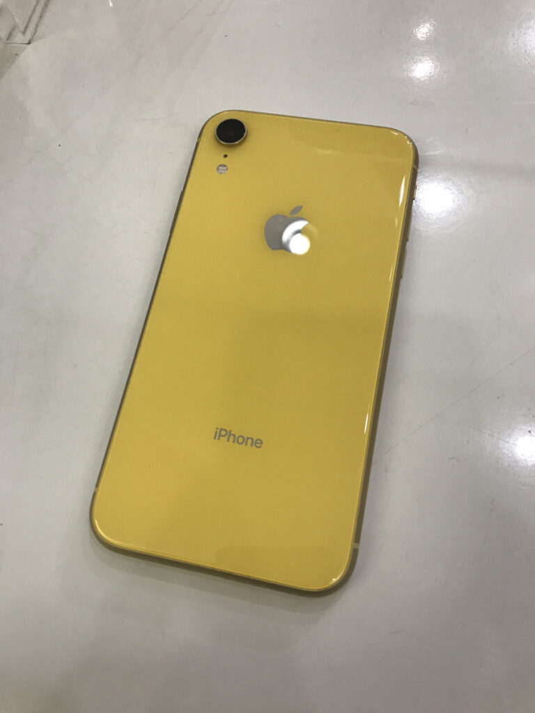 川崎 iPhone修理工房 スマホ iPhone XR 買取 査定 故障品 au KDDI キャリア 傷 金額 価格 イエロー 端末 黒点 サービス バッテリー 減額 