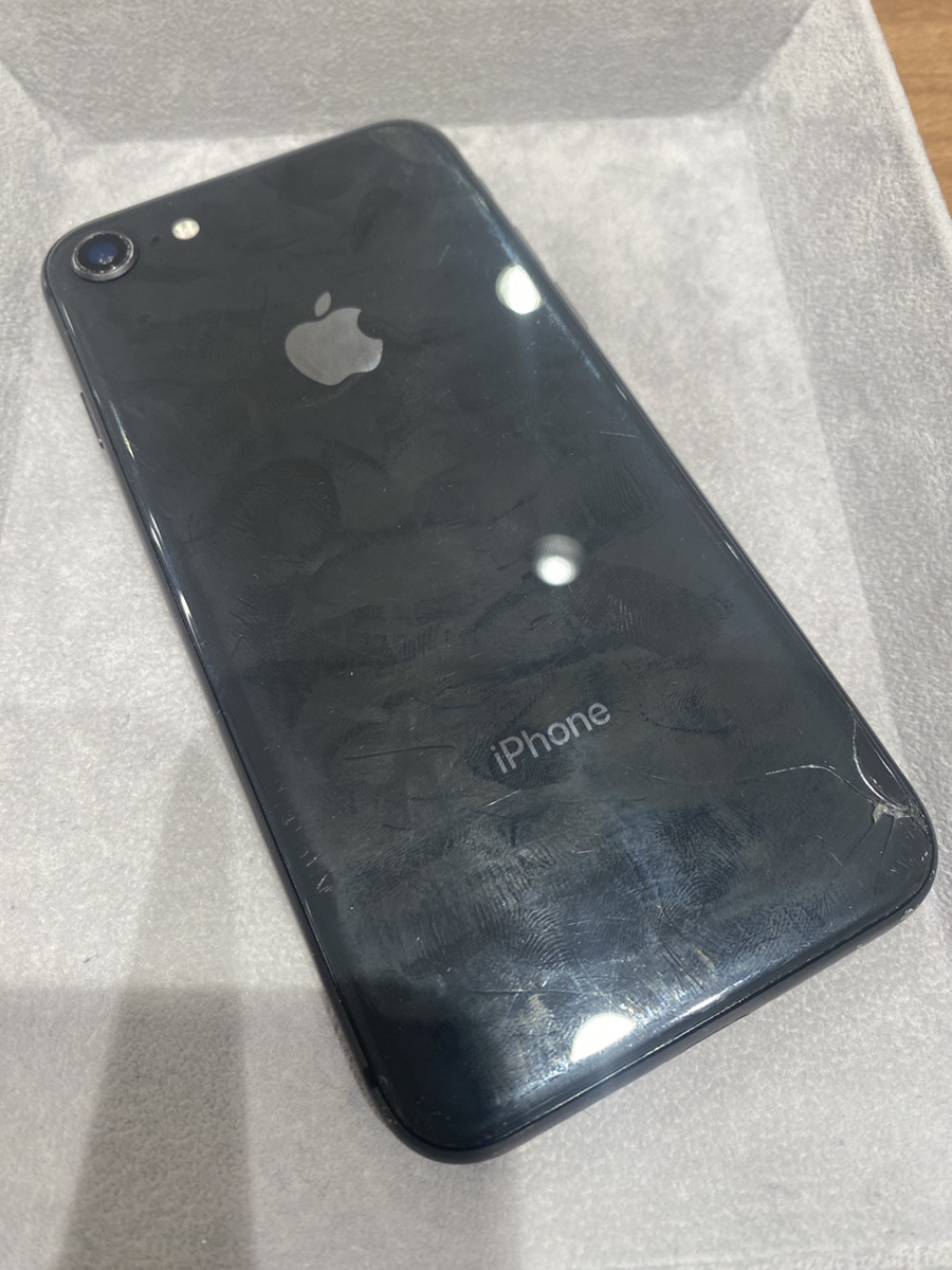 iPhone8 64GB ブラック au〇 故障品【錦糸町店】　