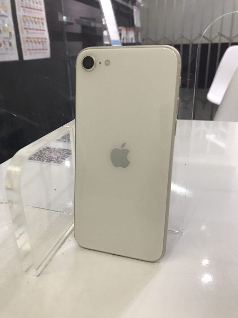 iPhone修理工房 iphone  iphone SE3 第３世代 買取　新品　査定　買取　査定　川崎　スマホ 故障品 ホワイト docomo キャリア 端末 SIMフリー KDDI 楽天 Softbank 128GB 中古品 黒点 欠け傷 残債 バッテリー サービス 劣化 スターライト