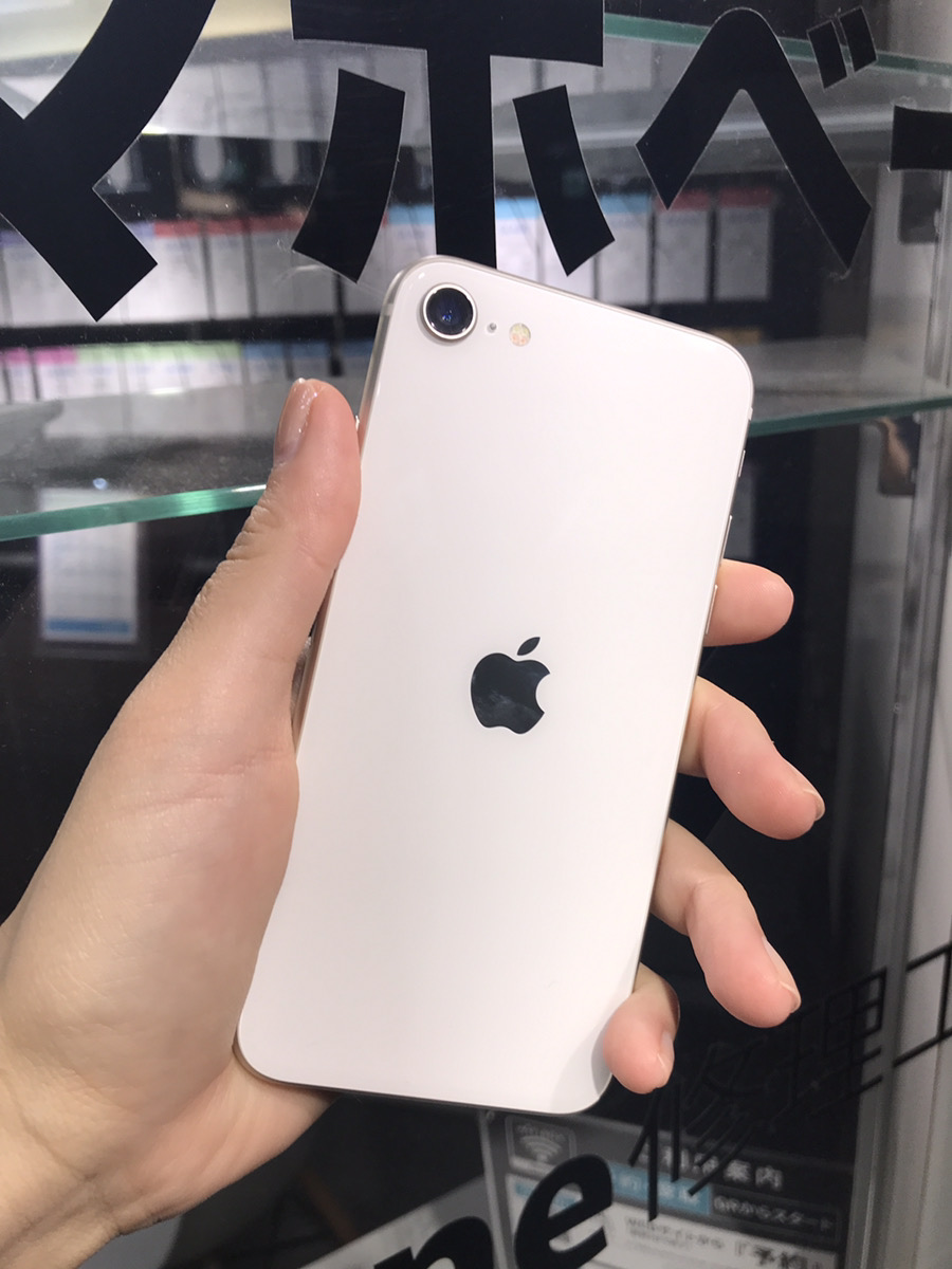 iPhone SE3 128GB スターライト 中古品 docomo【川崎店】