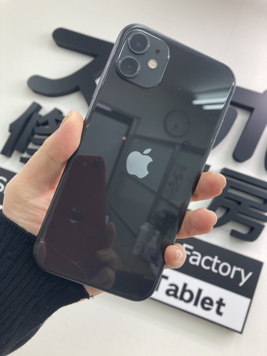 iPhone 11ブラック 128GB au○　中古本体のみ【溝の口店】