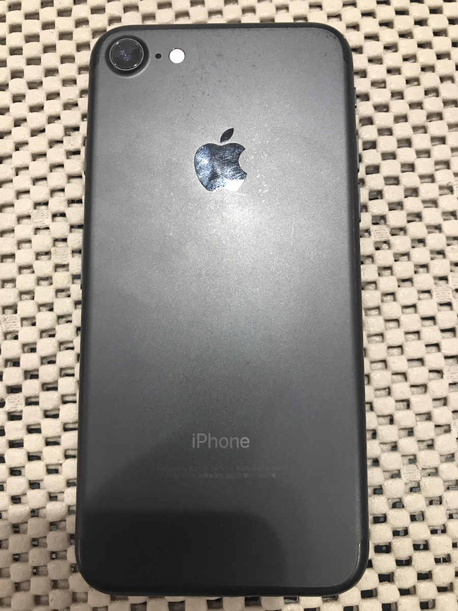 iPhone7 32GB 中古本体のみ au〇【COCO東急プラザ蒲田】