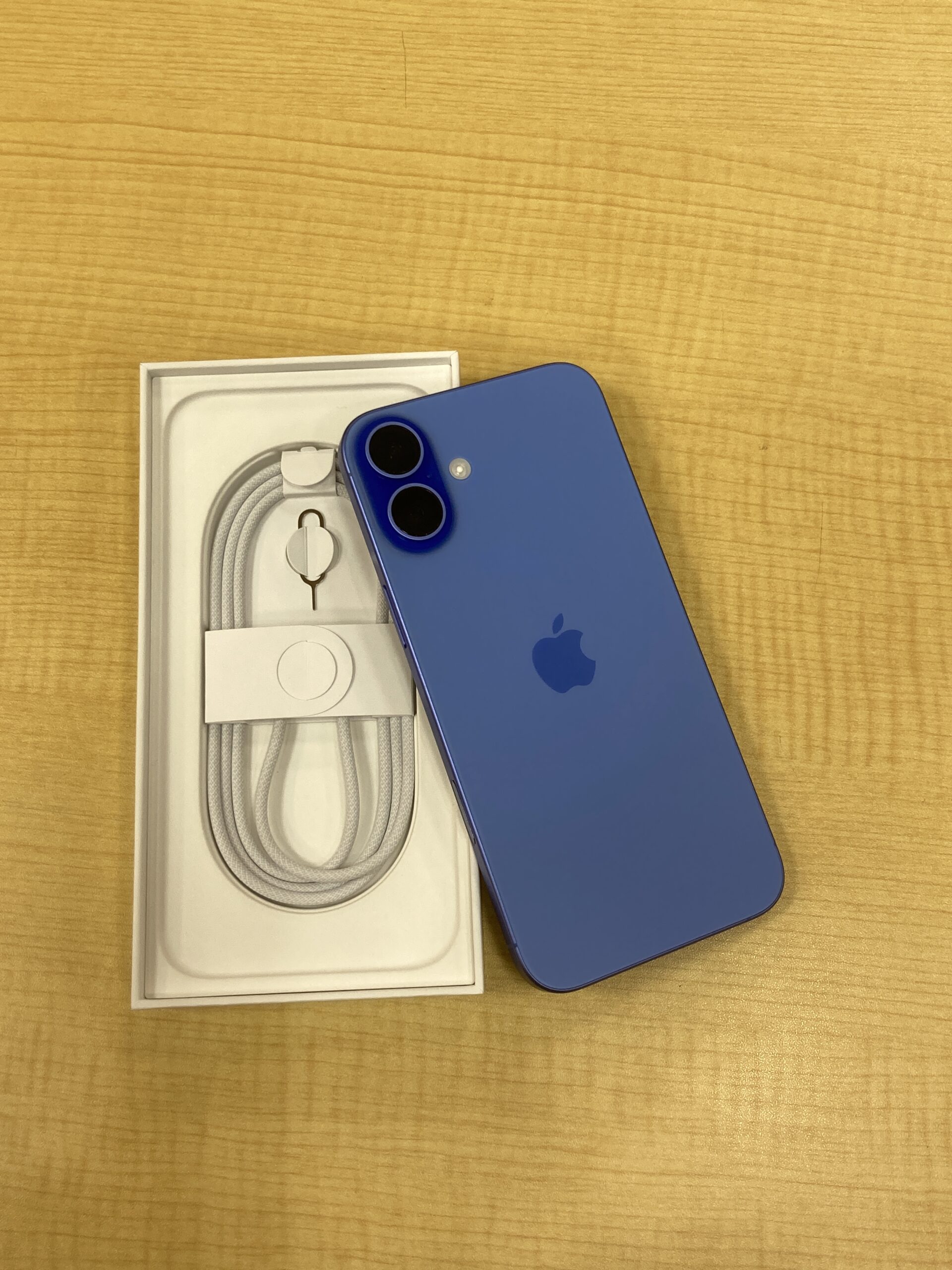 iPhone16Plus 128GB 中古 au△ SIMロックなし【平塚店】