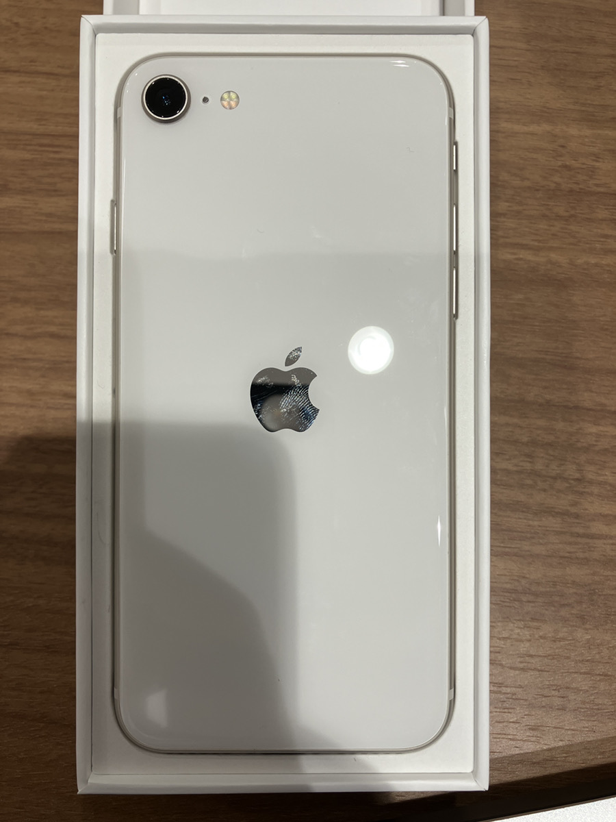 iPhoneSE3 128GB スターライト 中古箱あり付属品未使用 au○【錦糸町PARCO店】