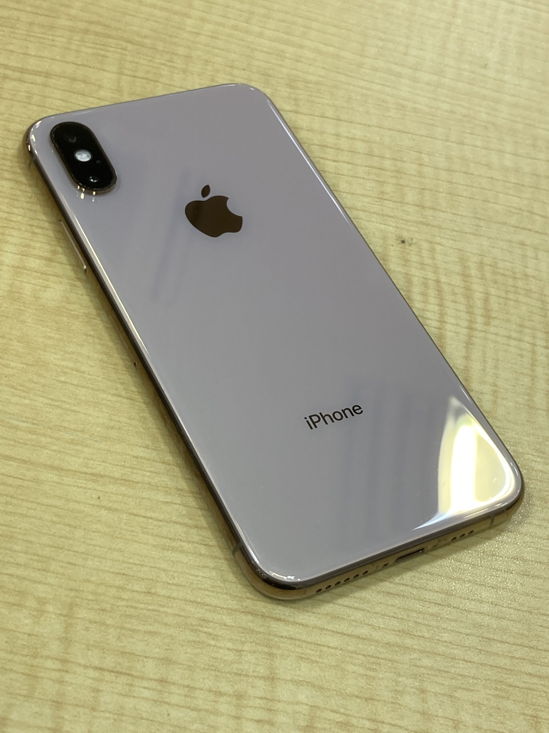 iPhoneXS 256GB 中古 docomo◯ SIMロックなし 【平塚店】