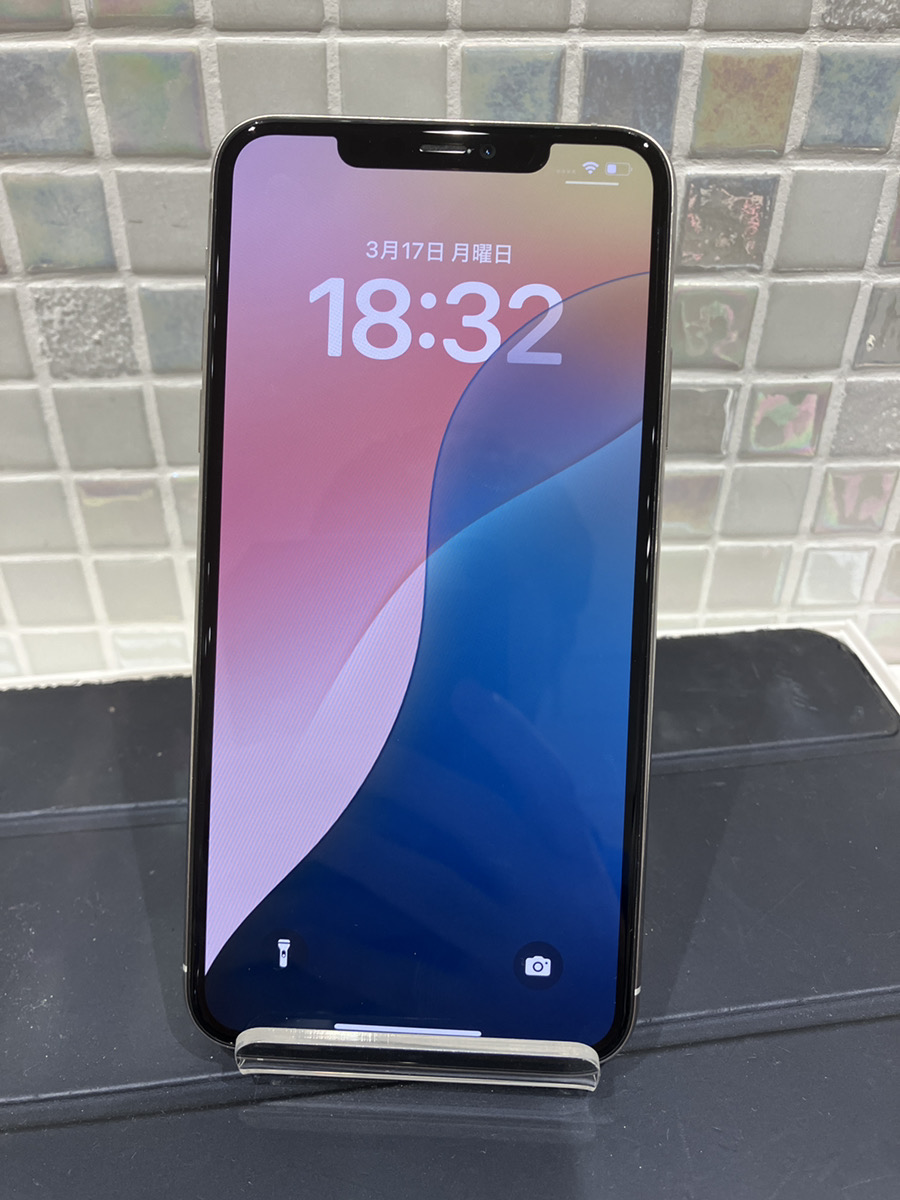 iPhone11ProMax 512GB シルバー 中古本体のみ　  docomo○ 【錦糸町PARCO店】