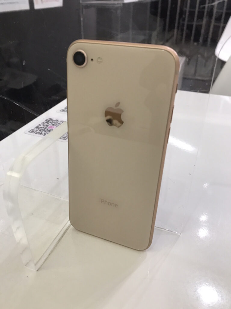 iphone iphone8 買取　新品　未開封　査定　買取　査定　川崎　スマホ　64GB　ゴールド　残債　分割　綺麗　減額　満足　iPhone修理工房　川崎日航店　日航ホテル　買取　買取クイック　docomo Softbank　KDDI　au　中古品　黒点　傷　カメラモード　写真　レンズ　サービス　バッテリー　劣化　ホワイトスポット　下取り