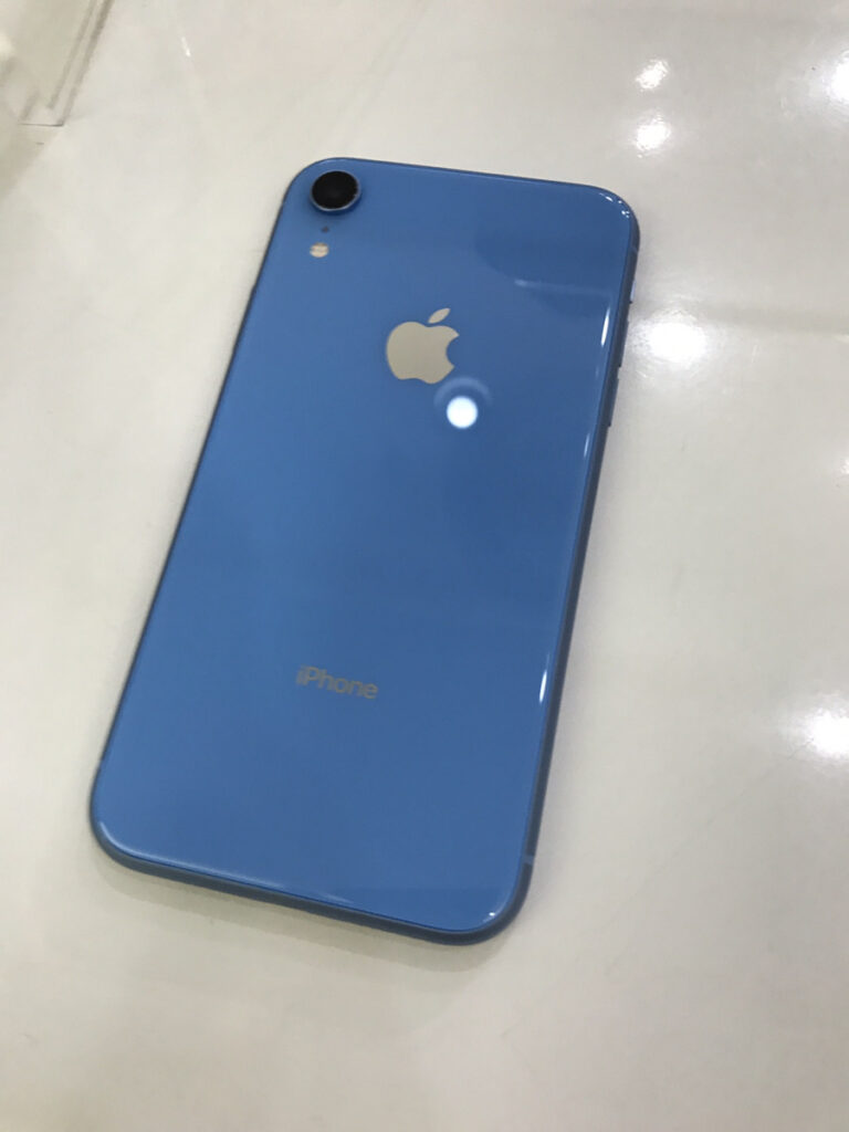 iphone iphoneXR 買取　新品　未開封　査定　買取　査定　川崎　スマホ　128GB　ブルー　残債　分割　綺麗　減額　満足　iPhone修理工房　川崎日航店　日航ホテル　買取　買取クイック　docomo Softbank　KDDI　au　中古品　黒点　傷　カメラモード　写真　レンズ　サービス　バッテリー　劣化　美品