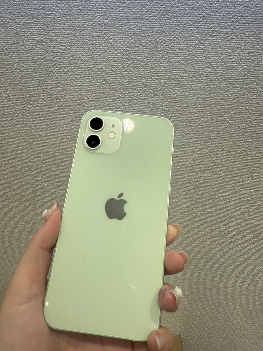 iPhone12 256GB グリーン docomo〇 中古【横浜ビブレ店】
