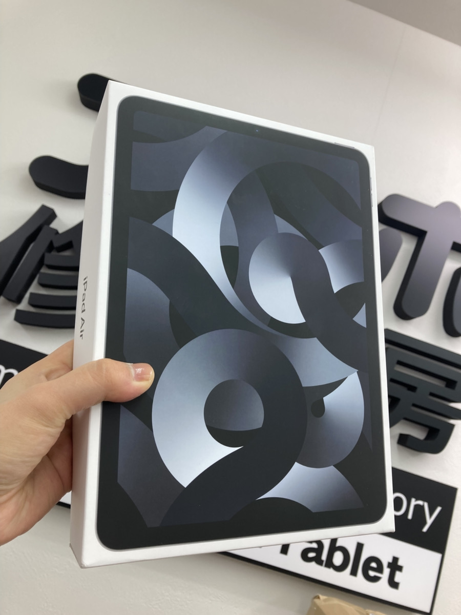 iPad Air 第5世代 スペースグレイ 64GB wifiモデル　中古箱あり　【溝の口店】