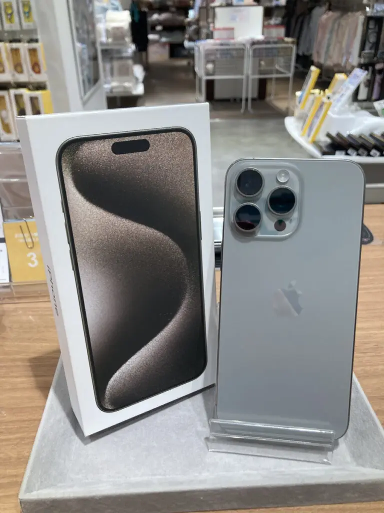 iPhone15Promax 256GB SB△ 中古美品【錦糸町PARCO店】 - スマホ