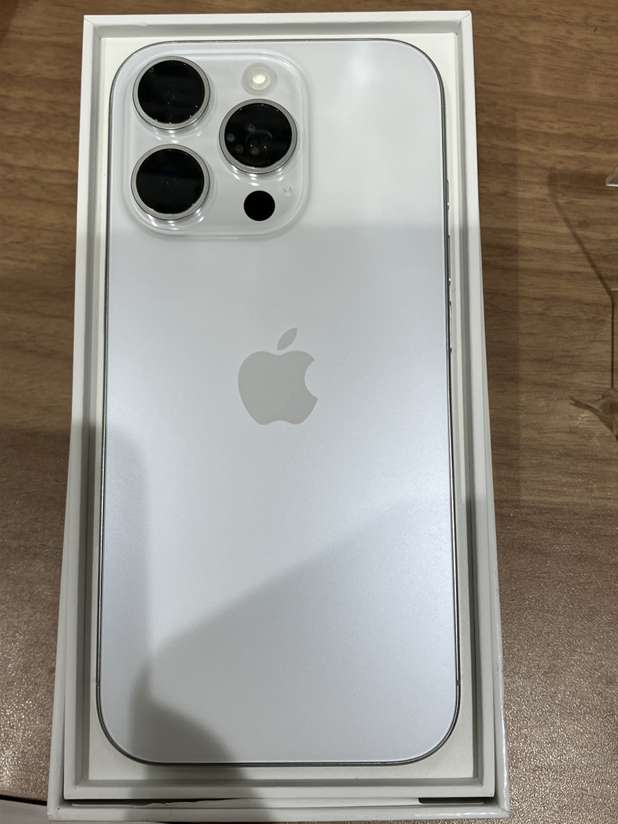 iPhone16Pro 128GB ホワイトチタニウム 新品開封済 au△ 【錦糸町PARCO店】