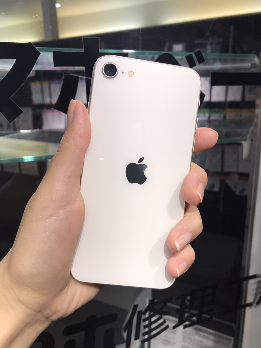 iPhoneSE3 128GB 中古品 スターライト 本体のみ SIMフリー【川崎店】