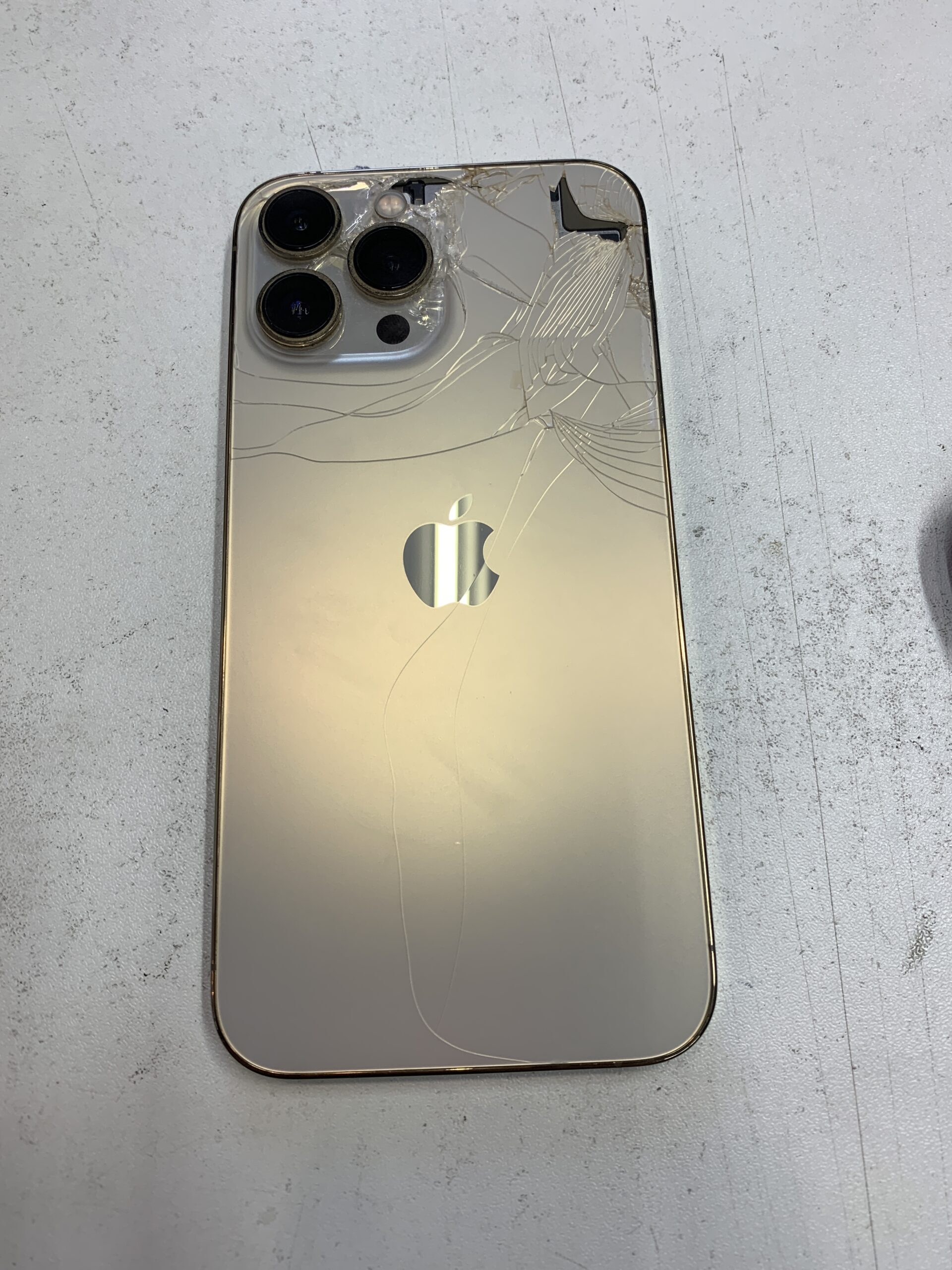 iPhone13ProMax 128GB買取実績報告【練馬店】