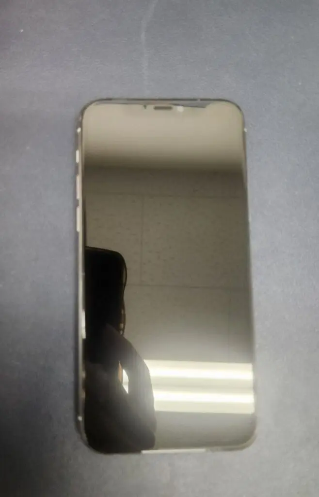 iPhone13Pro 512GB ホワイト au ◯ 中古 本体のみ 【新宿南口店