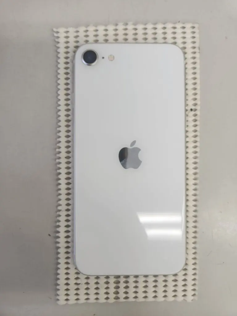 新品 未使用 iPhone SE3 64GB スターライト ホワイト AU iPhone SE（第3世代） 「新品 未開封品」SIMフリー SE (第3世代