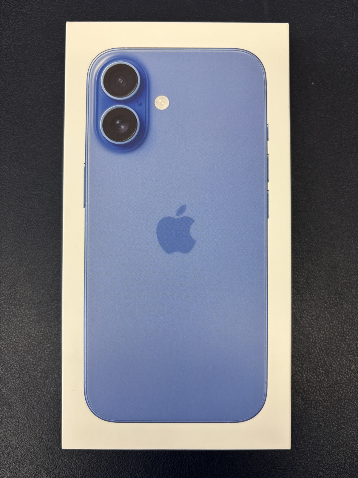 iPhone16 128GB ウルトラマリン au △ 開封済み新品未使用【新宿南口店】