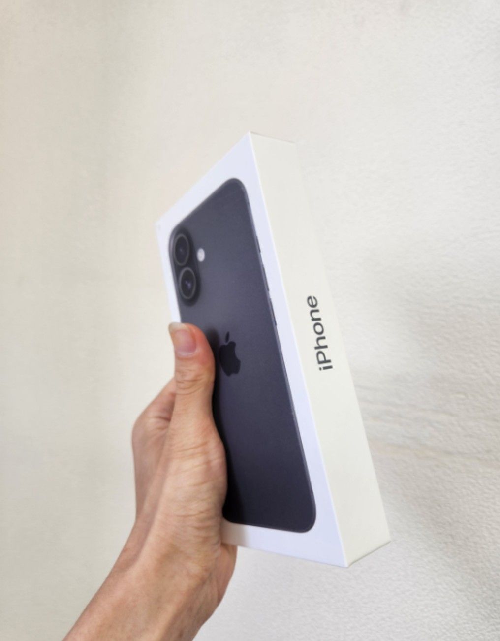 iPhone16 128GB ブラック SIMフリー 新品未開封 【新宿南口店】