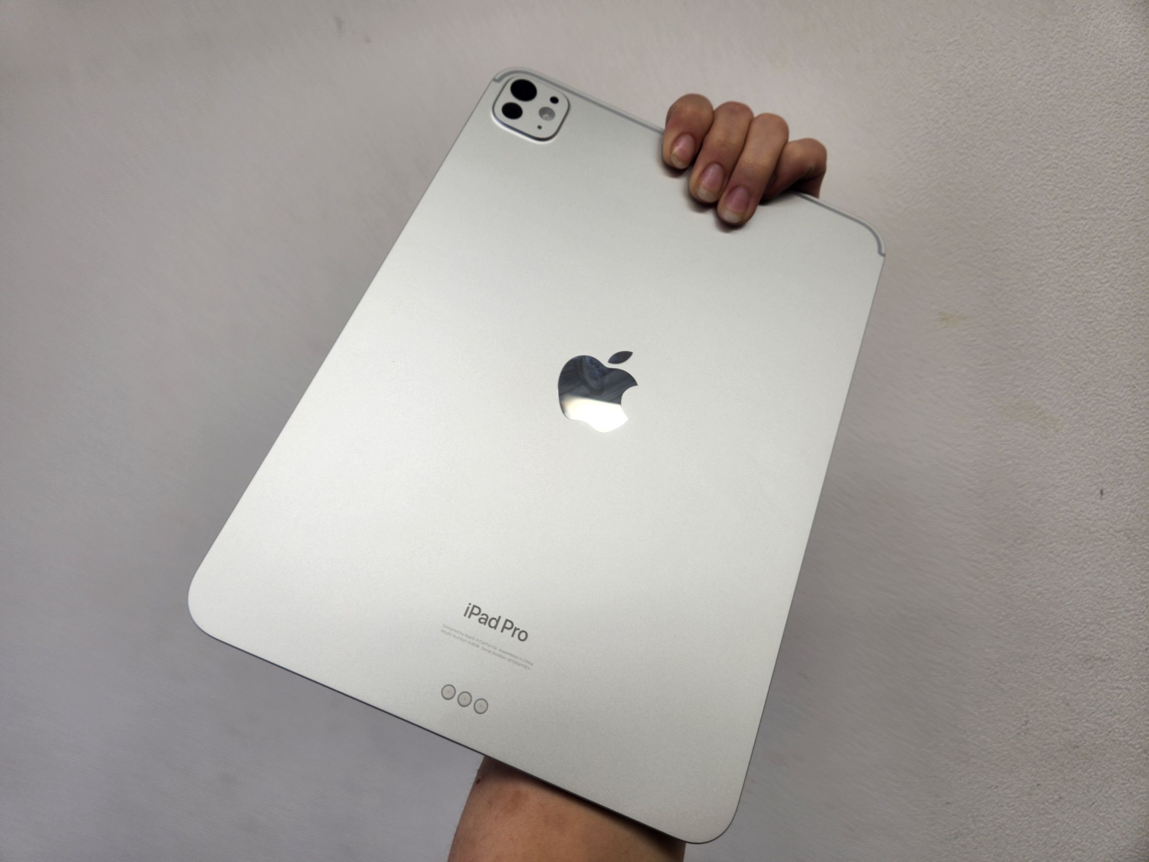 iPad Pro5 11インチ Wi-Fiモデル 256GB シルバー SIMフリー版 中古箱あり【新宿南口店】