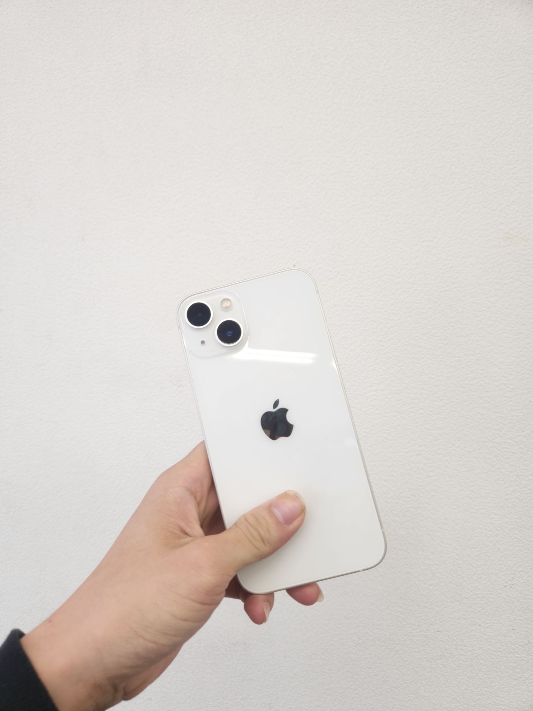 iPhone13 128GB スターライト SB△ 中古本体のみ【新宿南口店】