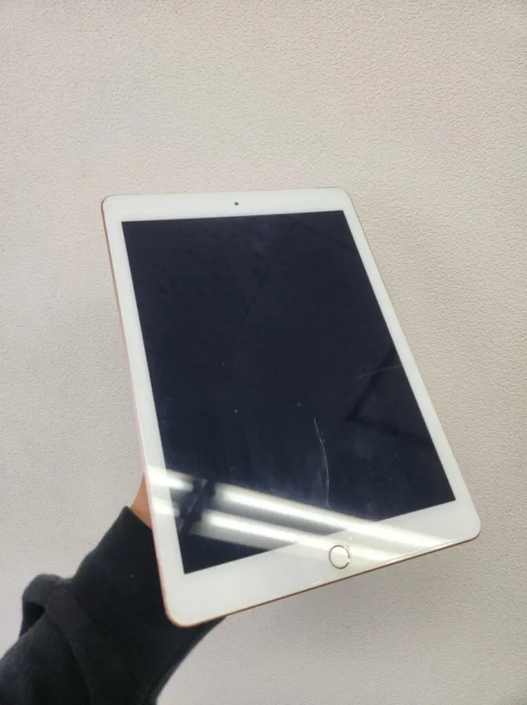 iPad 第6世代 セルラーモデル 32GB ゴールド Amazon.co.jp: 【整備済み品】 Apple iPad (第6世代) Wi-Fi +