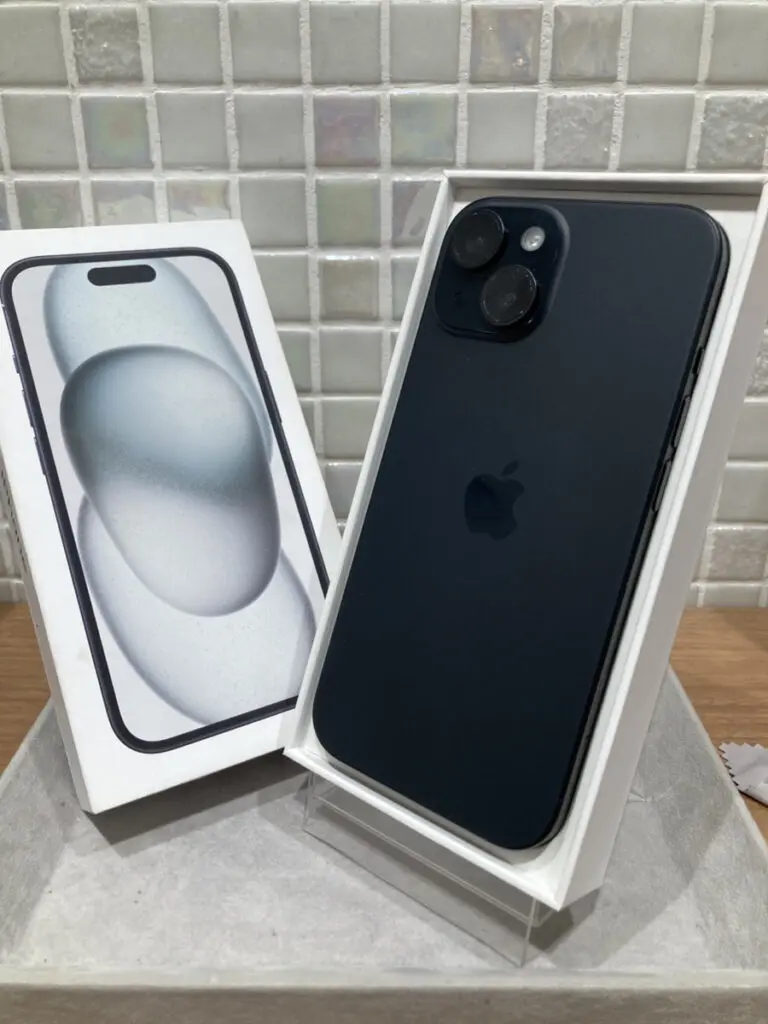 iPhone15 128GB 本体　箱・付属品完備 iPhone 15 安心の1年保証！未使用品 iPhone15 128GB 本体 中古