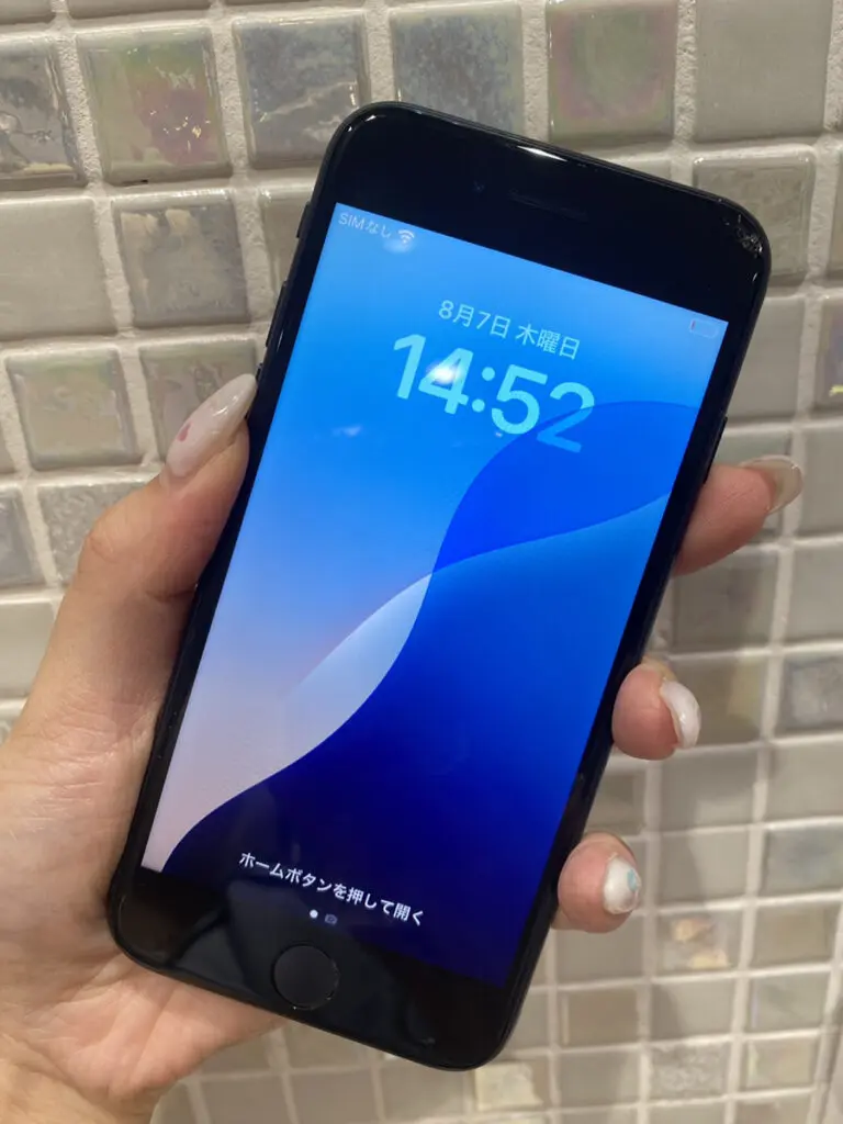 iPhoneSE第3世代 64GB SB△ 箱あり付属品なし 画面割れあり
