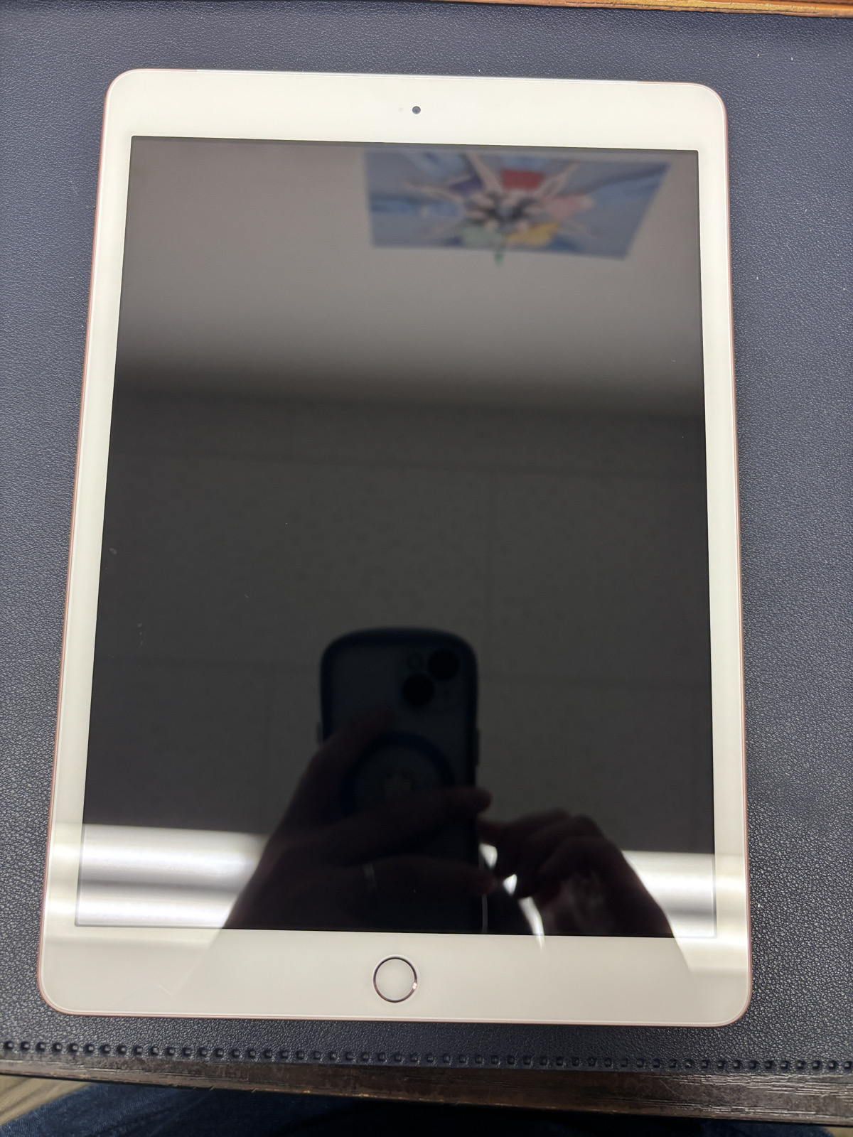 iPad 第7世代 32GB ゴールド SB ◯ 中古 本体のみ 【新宿南口店】