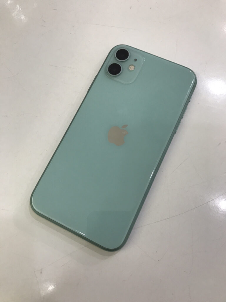 iphone iphone11 買取　新品　未開封　査定　買取　査定　川崎　スマホ　128GB　ブルー　グラファイト　パープル　シルバー　ホワイト　グリーン　残債　分割　綺麗　減額　満足　iPhone修理工房　川崎日航店　日航ホテル　買取　買取クイック　docomo Softbank　KDDI　au　中古品　黒点　傷　カメラモード　写真　レンズ　サービス　バッテリー　劣化　美品　ケース跡