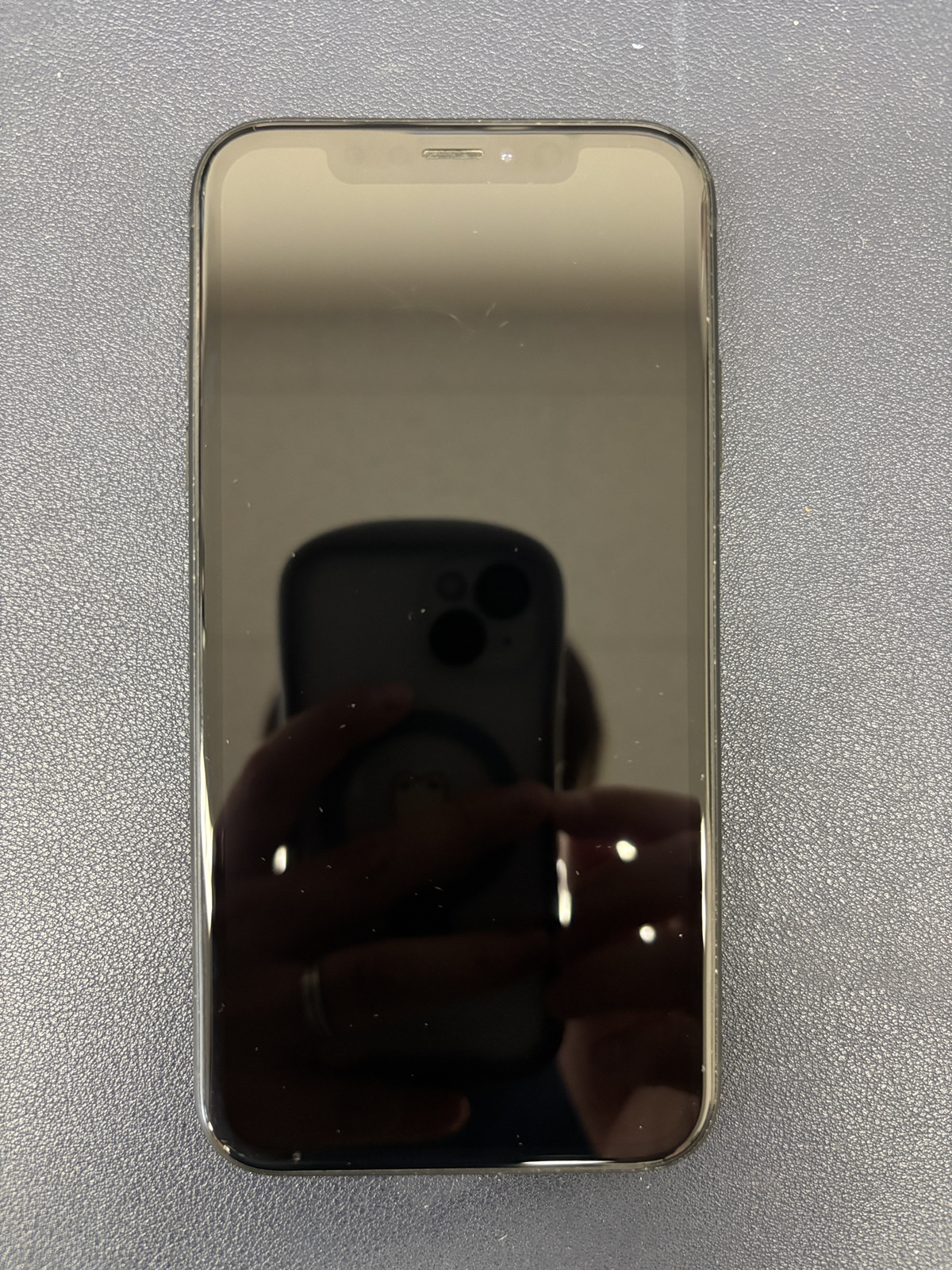 iPhoneXR 64GB ブラック au ◯ 中古 本体のみ 【新宿南口店】