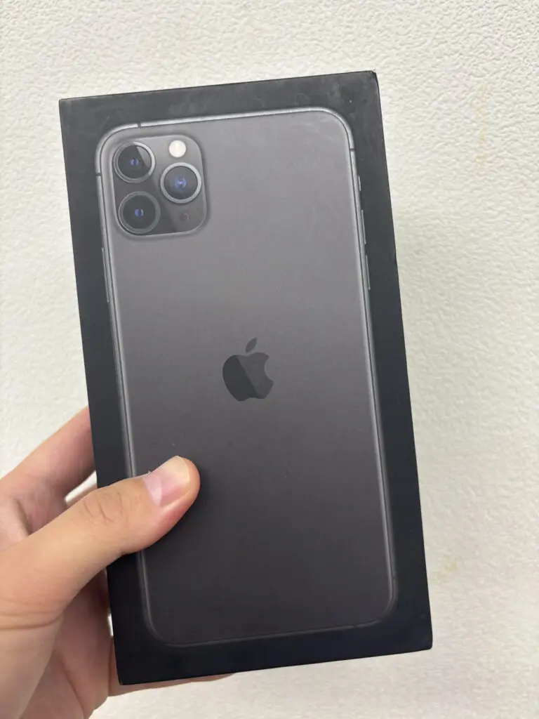 iPhone11ProMax 256GB スペースグレイ SB ◯ 中古 箱あり付属品