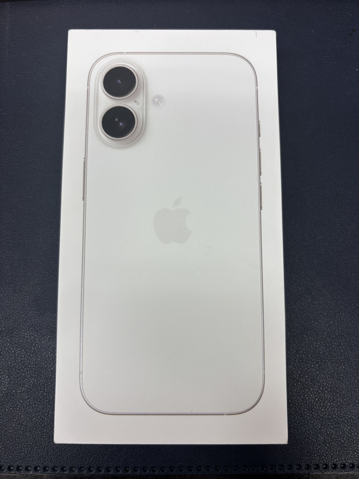iPhone16 128GB ホワイト SB △ 開封済み新品未使用 【新宿南口店】