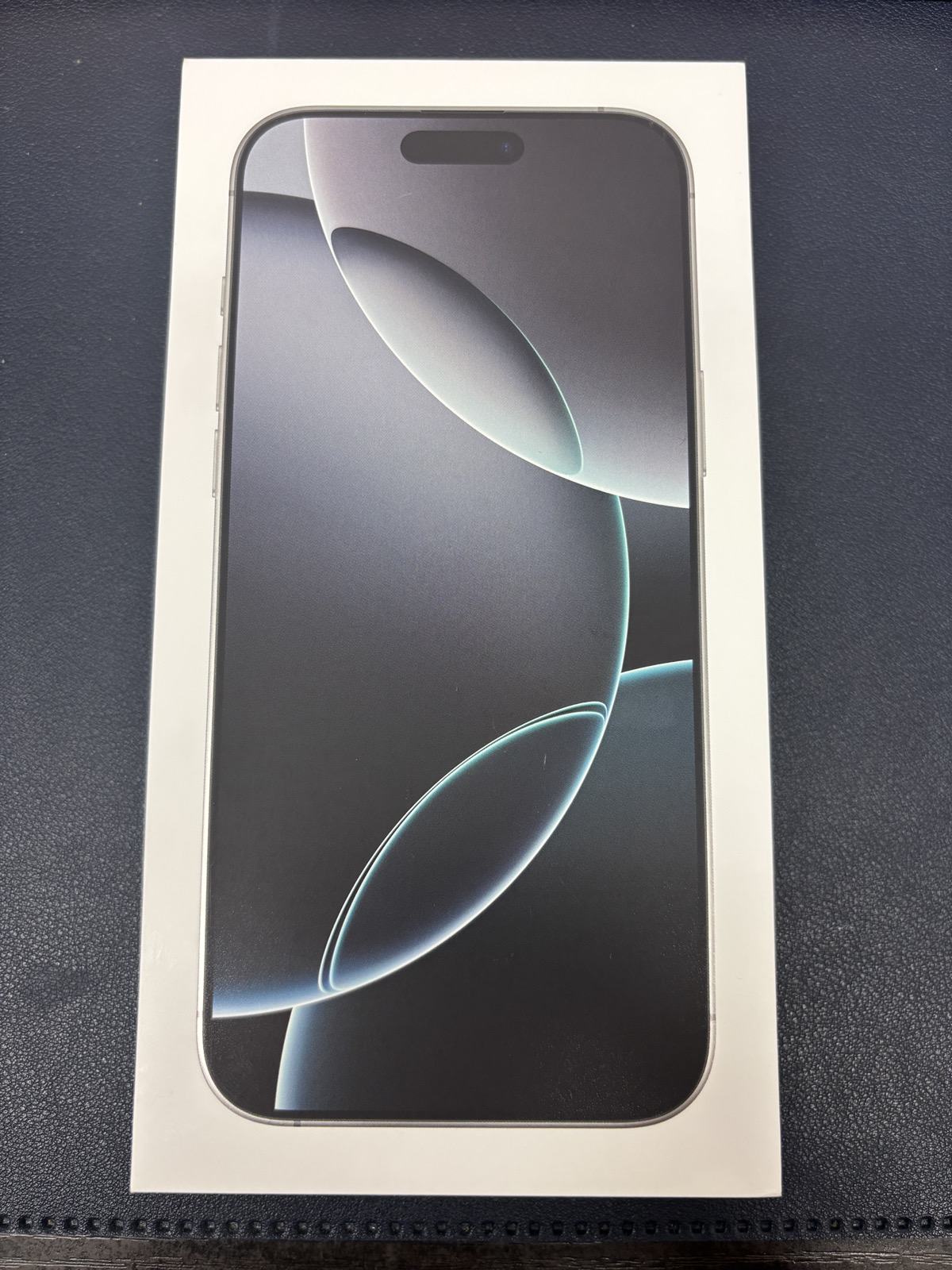 iPhone16ProMax 1TB ホワイトチタニウム SIMフリー 新品未開封 【新宿南口店】