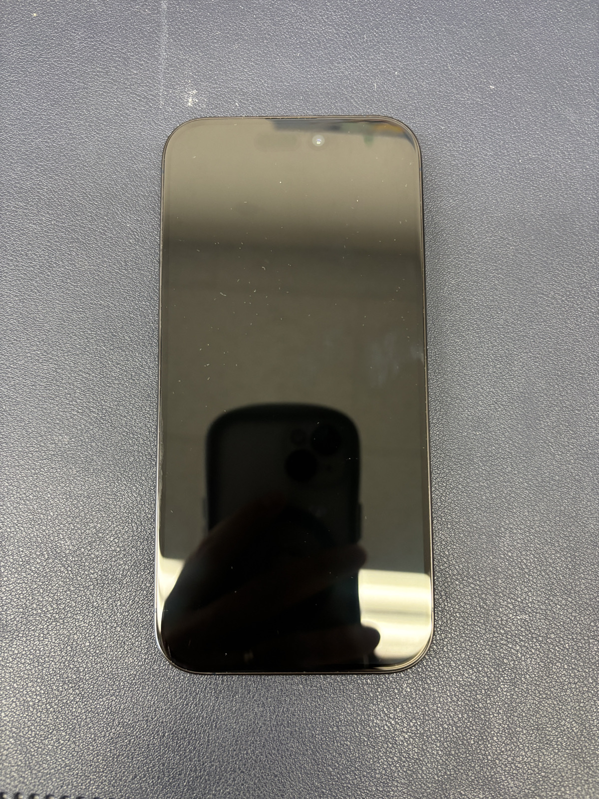 iPhone15Pro 128GB ブルーチタニウム au ◯ 展示品 中古 本体のみ 【新宿南口店】