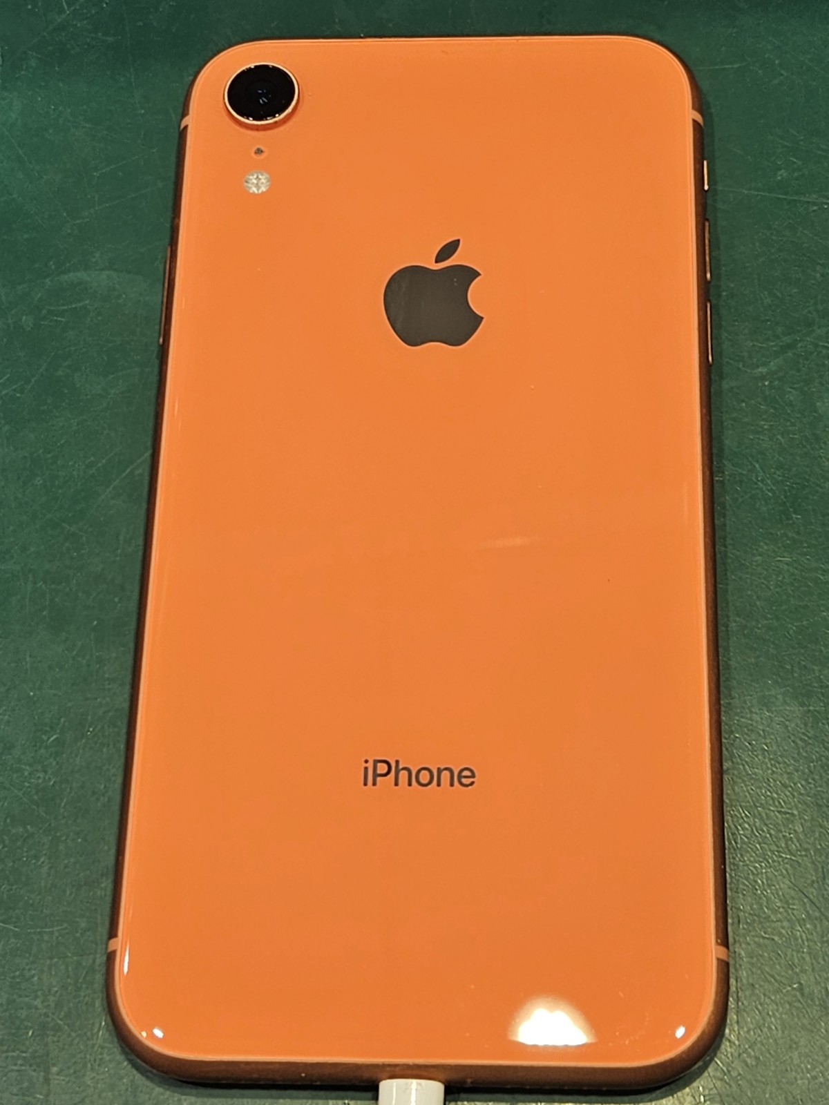 iPhoneXR 128GB コーラル au⚪︎ 中古本体のみ【みなとみらいコレットマーレ店】