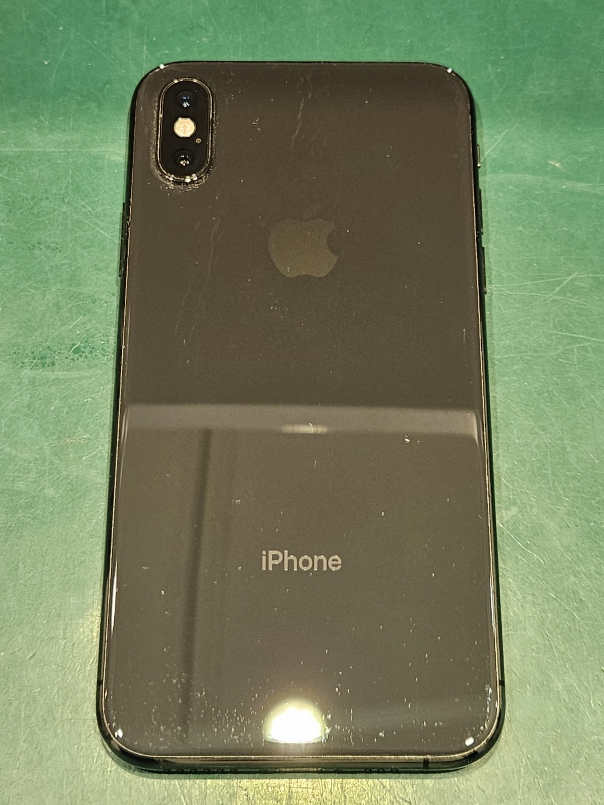 iPhoneXS 256GB スペースグレー　au〇 本体のみ中古品【溝の口店】