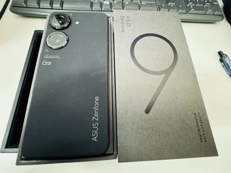Zenfone9/256GB SIMフリーモデル 中古美品【所沢店】