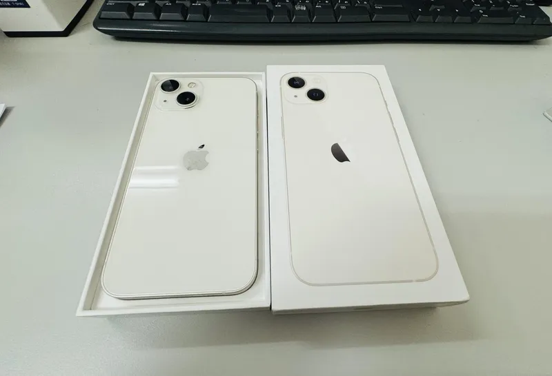 iPhone13 256GB white Softbank △ 中古美品 【所沢店】