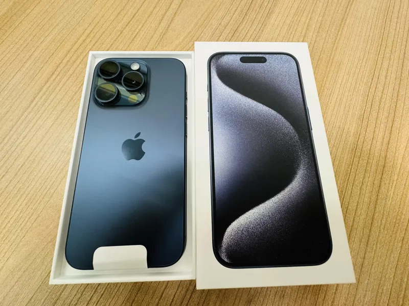 iPhone15Pro 256GB bluetitanium Softbank △ 開封未使用品 【所沢店】