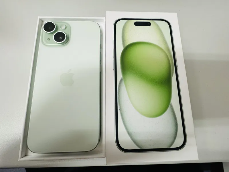 iPhone15 128GB green AppleSIMfree 中古美品 【所沢店】