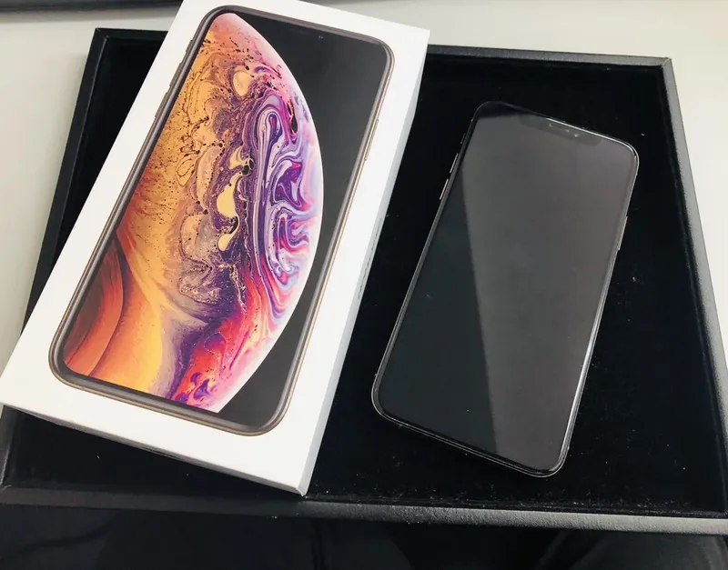 iPhoneXS 256GB docomo ゴールド 中古品 【所沢店】