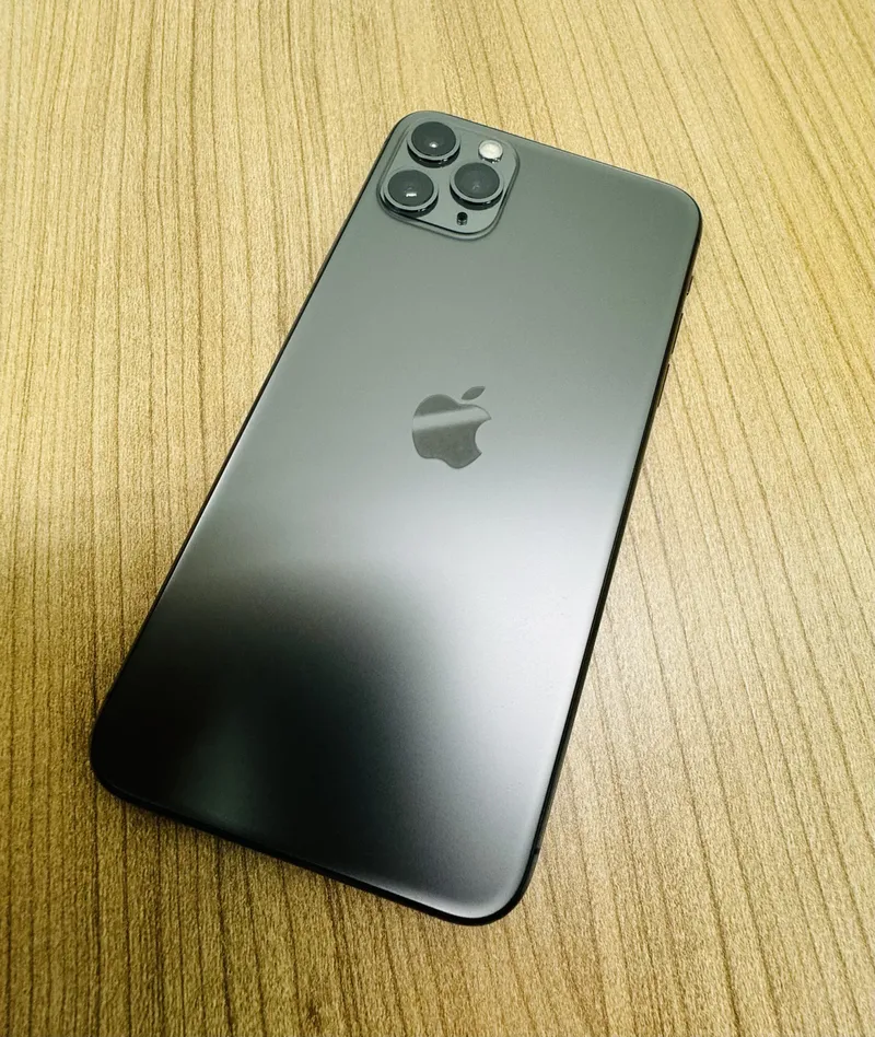 iPhone11ProMAX 256GB black au 利用制限〇 ロック解除済 中古美品 【所沢店】