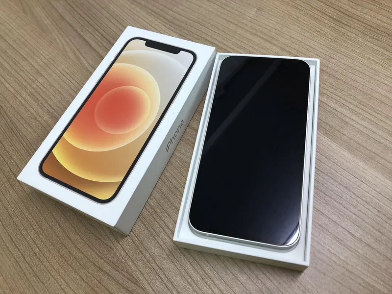 iPhone12 64GB white Softbank △ 中古美品 【所沢店】