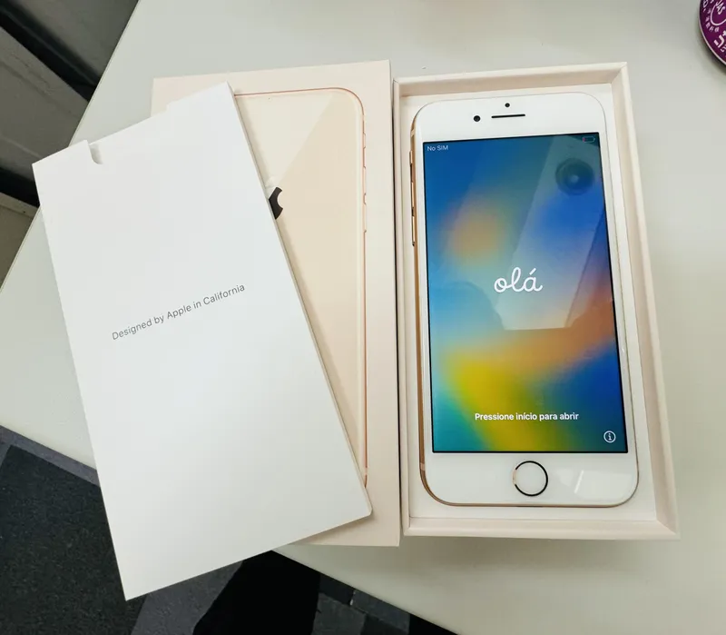 iPhone8 64GB gold Softbank 中古品 【所沢店】
